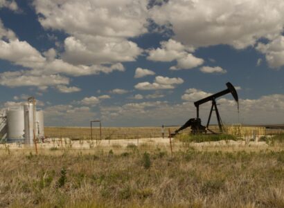 Image of oil and gas well