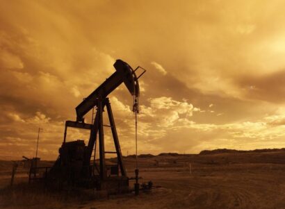 Image of an oil well